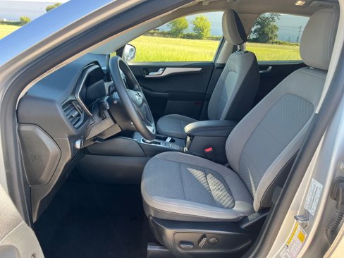 Used 2020 Ford Escape SE image 12