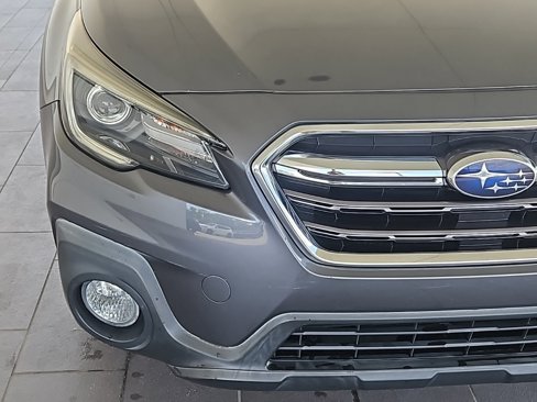 Used 2018 Subaru Outback 2.5i Limited image 4