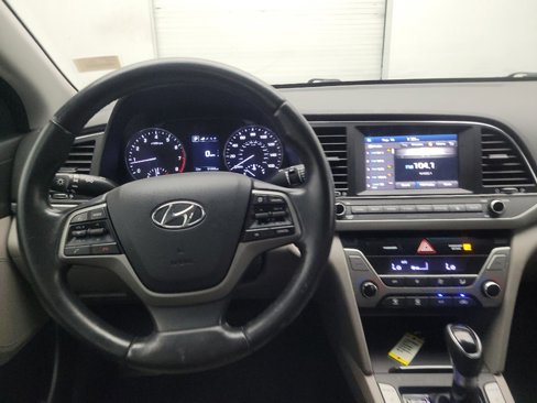 Used 2017 Hyundai Elantra Limited image 22