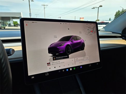 Used 2022 Tesla Model Y Long Range image 20