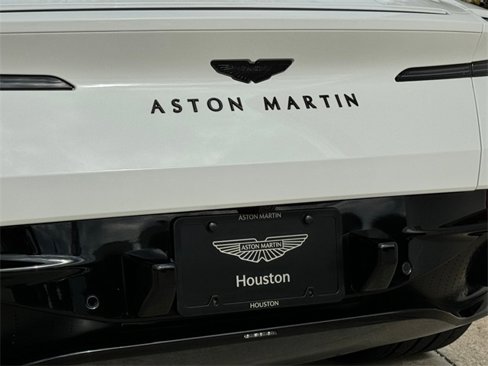 Used 2022 Aston Martin DB11 Coupe image 12