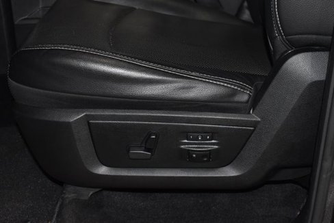 Used 2016 RAM 1500 Laramie w/ Convenience Group image 15