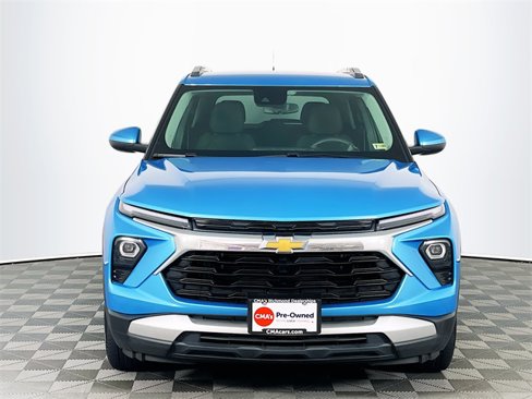 Used 2025 Chevrolet TrailBlazer LT w/ Driver Confidence Package image 2