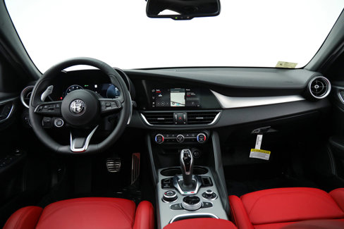 New 2025 Alfa Romeo Giulia w/ Veloce Package Rwd image 18