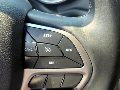 Used 2019 Jeep Grand Cherokee Limited image 19