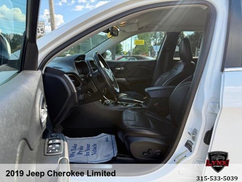 Used 2019 Jeep Cherokee Limited w/ Technology Group image 30