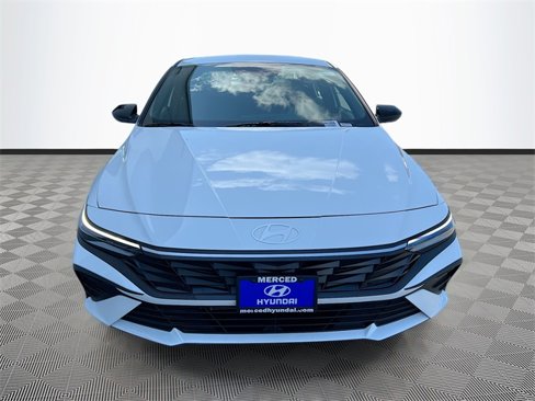 New 2025 Hyundai Elantra SEL image 2