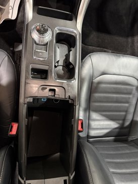 Used 2017 Ford Fusion SE w/ Fusion SE Technology Package image 26