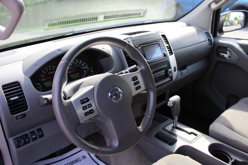 Used 2015 Nissan Frontier SV image 18