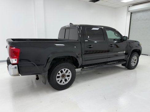 Used 2017 Toyota Tacoma SR5 image 41