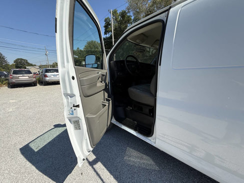 Used 2014 Chevrolet Express 3500 image 22