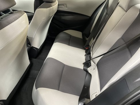 Used 2025 Toyota Corolla LE image 32