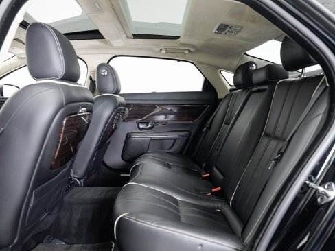 Used 2012 Jaguar XJ L image 24