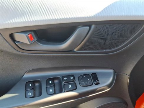 Used 2019 Hyundai Kona SEL image 16