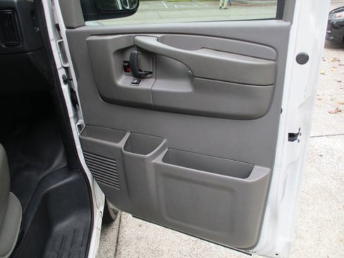 Used 2014 Chevrolet Express 2500 image 22