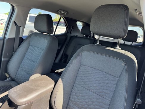 Used 2020 Chevrolet Equinox LT w/ Driver Convenience Package image 11