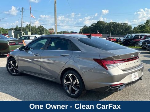 Used 2022 Hyundai Elantra Limited image 9