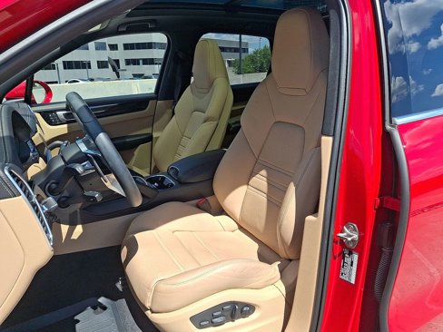 Certified 2022 Porsche Cayenne image 5