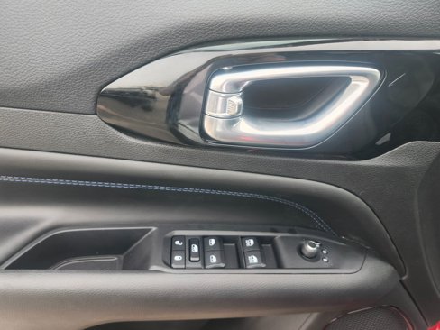 New 2025 Jeep Compass Latitude w/ Altitude Special Edition image 11