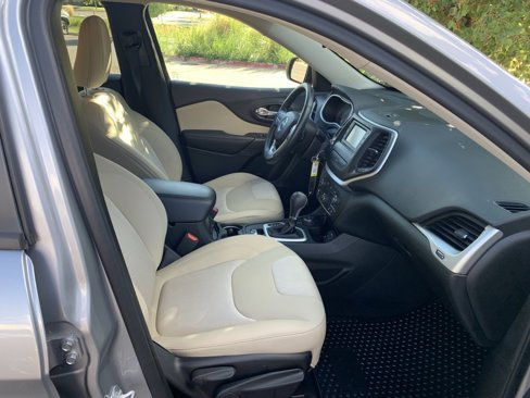 Used 2016 Jeep Cherokee Sport w/ Cold Weather Group image 22