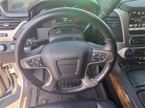 Used 2016 GMC Yukon XL Denali image 17