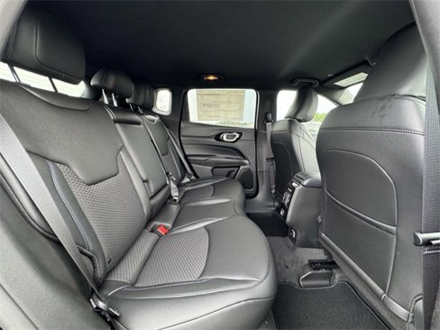 New 2025 Jeep Compass Latitude w/ Altitude Special Edition image 15