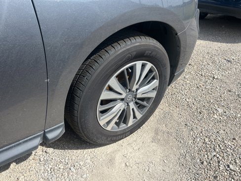 Used 2020 Nissan Pathfinder SV image 32