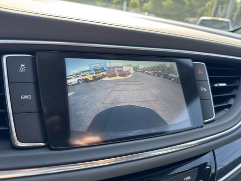 Used 2019 Buick Enclave Essence image 19