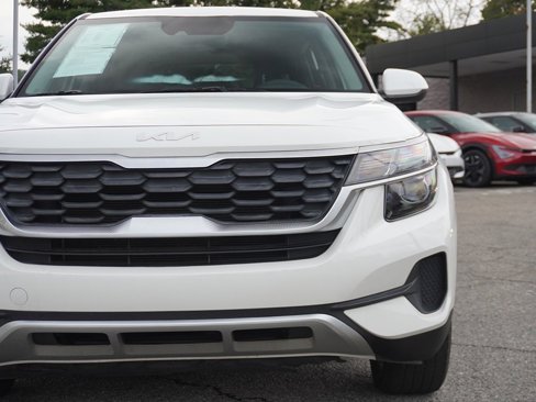 Used 2022 Kia Seltos LX image 12