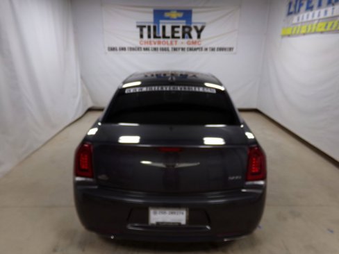 Used 2020 Chrysler 300 Touring w/ Sport Appearance Package image 5