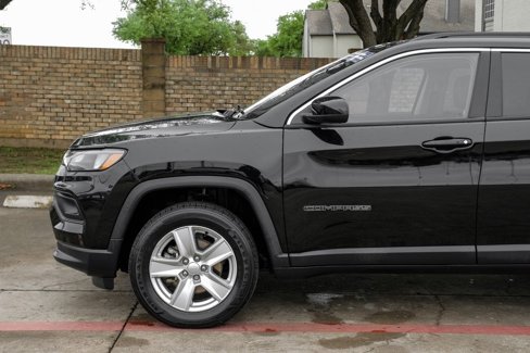 Used 2022 Jeep Compass Latitude image 21