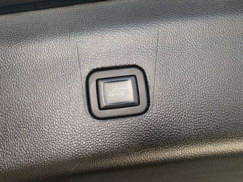 Used 2020 Buick Enclave Essence w/ Sport Touring Edition image 25