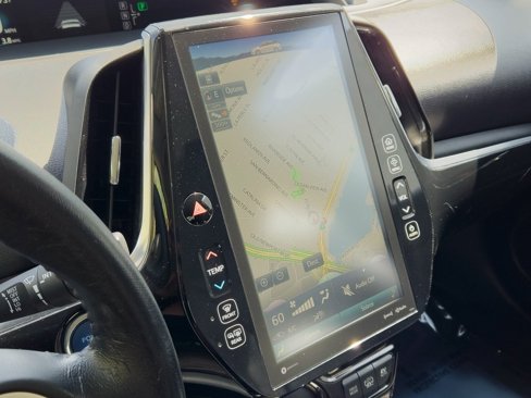 Used 2018 Toyota Prius Prime Premium image 16
