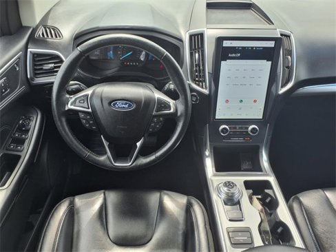 Used 2022 Ford Edge Titanium image 3