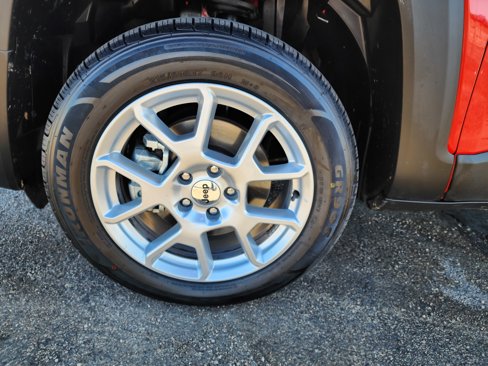 Used 2023 Jeep Renegade Latitude image 9