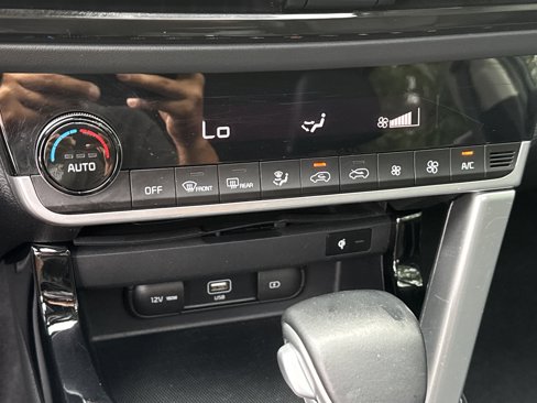 Used 2022 Kia Seltos SX w/ Sunroof Package image 35