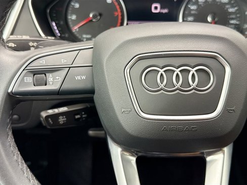 Used 2023 Audi Q5 2.0T Premium w/ Convenience Package image 11