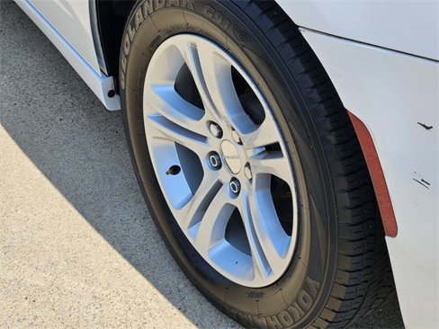 Used 2016 Dodge Charger SE image 9