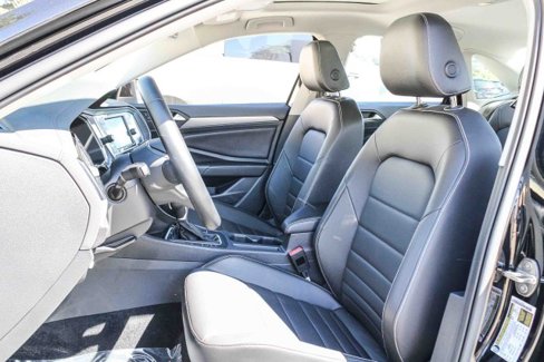 Used 2022 Volkswagen Jetta SE image 20