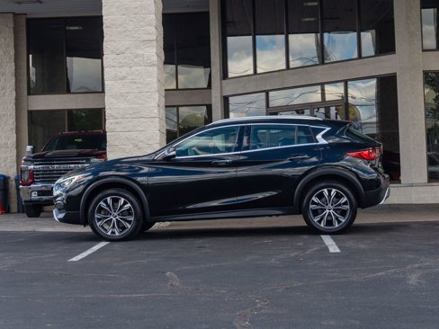 Used 2018 INFINITI QX30 AWD image 9