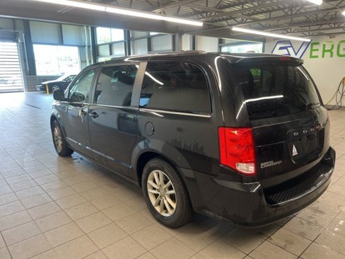 Used 2019 Dodge Grand Caravan SXT image 5