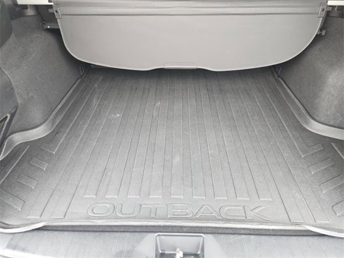 Used 2016 Subaru Outback 3.6R Limited image 32