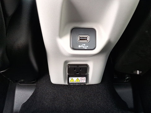 Used 2020 Jeep Renegade Limited w/ UConnect 8.4 Nav Group image 11