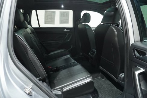 Used 2024 Volkswagen Tiguan SE R-Line image 13