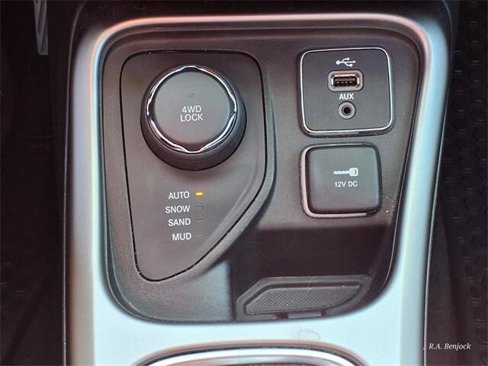 Certified 2018 Jeep Compass Latitude w/ Popular Equipment Group image 21