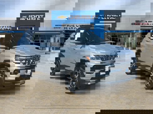 Used 2024 Jeep Compass Limited image 7