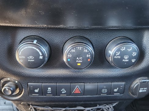 Used 2011 Jeep Wrangler Unlimited 70th Anniversary w/ Connectivity Group image 14