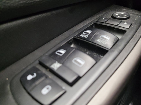 Used 2019 Jeep Cherokee Limited image 27