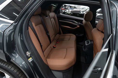Used 2021 Audi e-tron Premium image 12