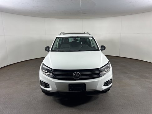 Used 2017 Volkswagen Tiguan Sport image 2